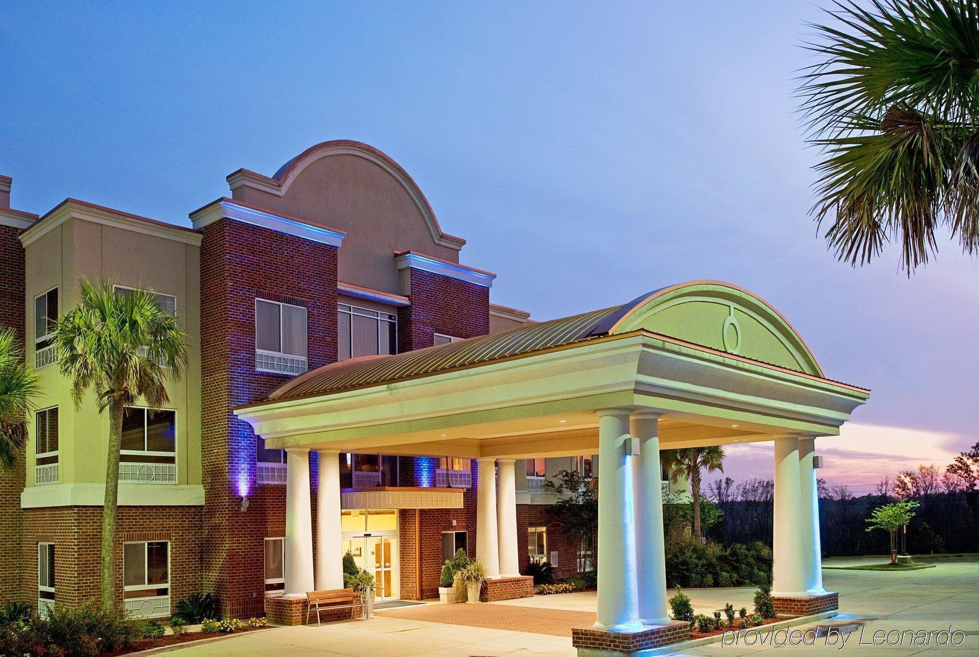 Holiday Inn Express Hotel & Suites Lucedale By Ihg Esterno foto